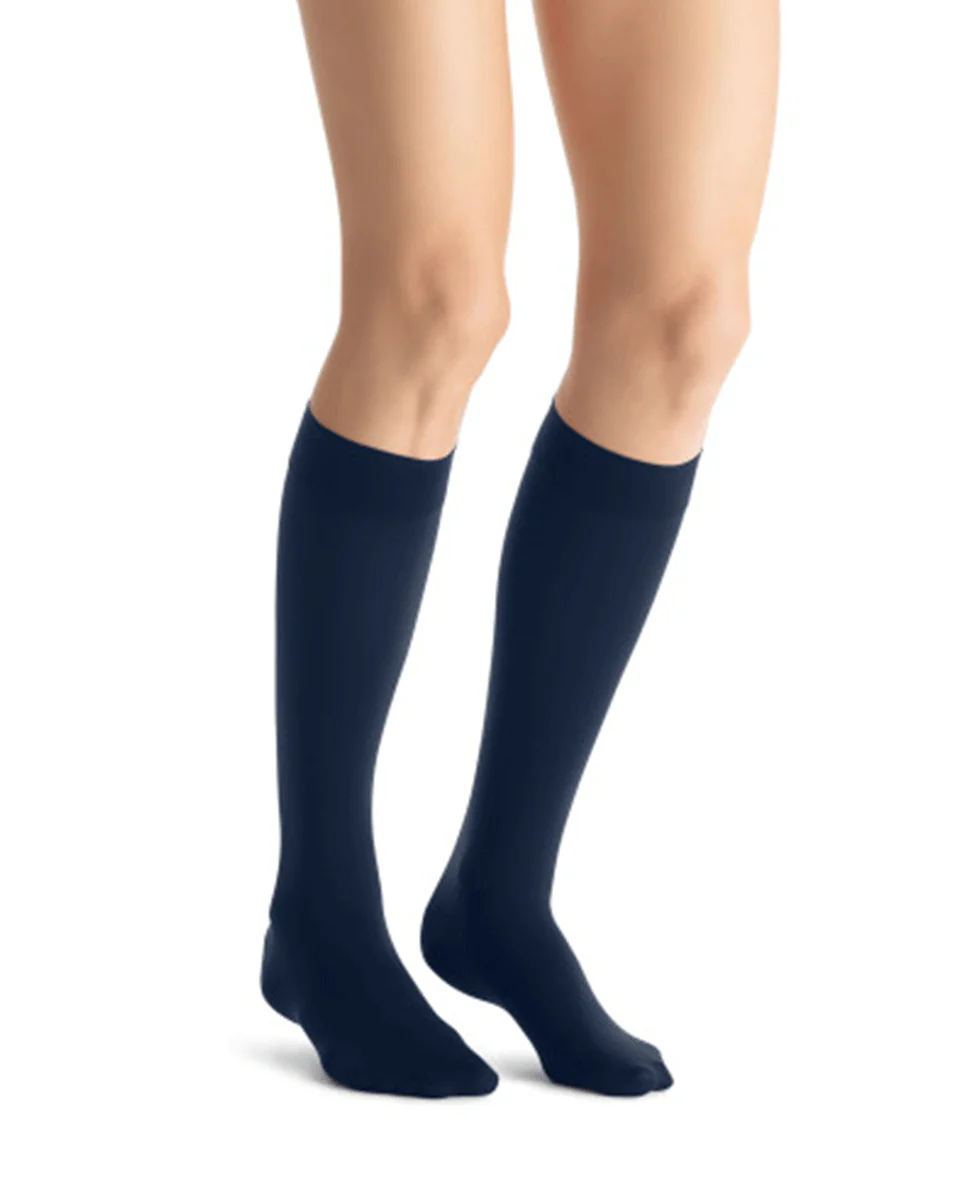 Jobst Opaque SoftFit Women's 20-30 mmHg Knee High - Image 9
